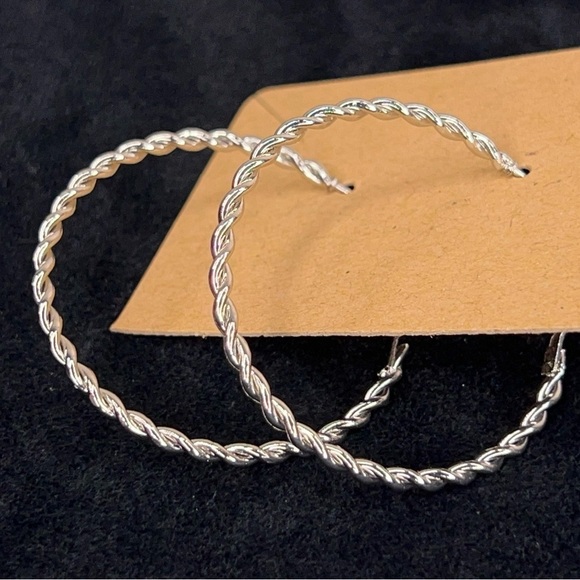 Silver Twist Rope Hoop Earrings Elegant Classic - Picture 4 of 6
